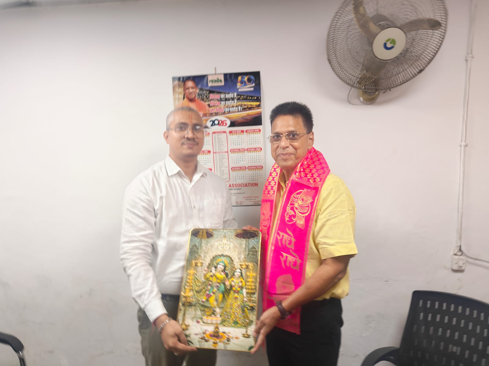 नोएडा में सदस्य, शिकायत निवारण समिति, नोएडा अथॉरिटी विरेश तिवारी से मिले पवन राय और ध्रुव राय, शिक्षा व समाजसेवा सहित समसामयिक मुद्दों पर हुई सार्थक चर्चा