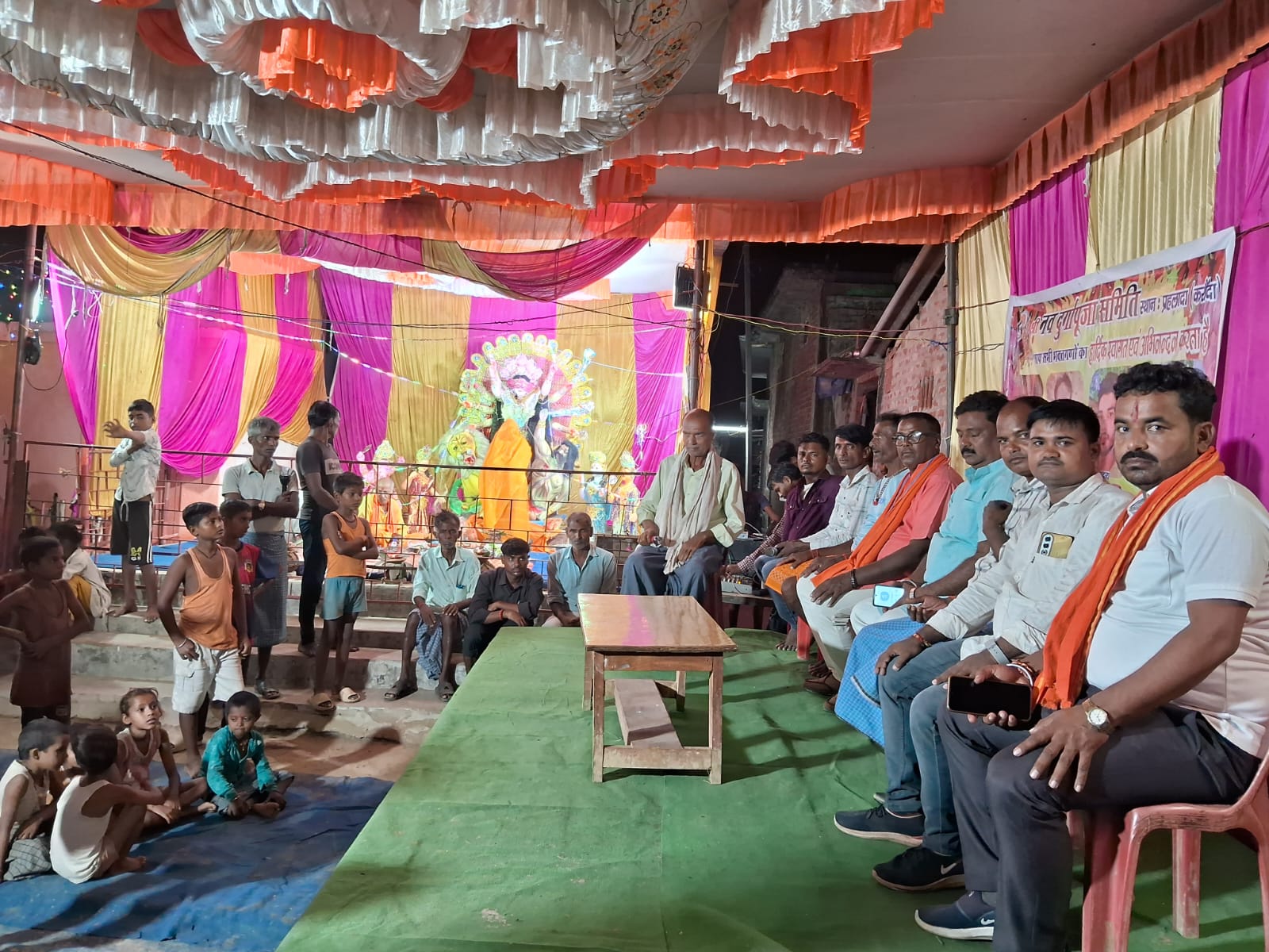मां दुर्गा की भक्ति में लीन दिखे राजेश निगम, मटेरा विधानसभा की खुशहाली के लिए की प्रार्थना